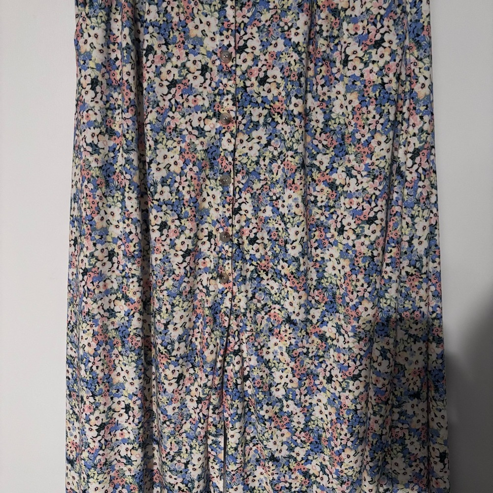 NWT Floral Button-Front Midi Skirt Spring Garden Print Lightweight Flowing Skirt